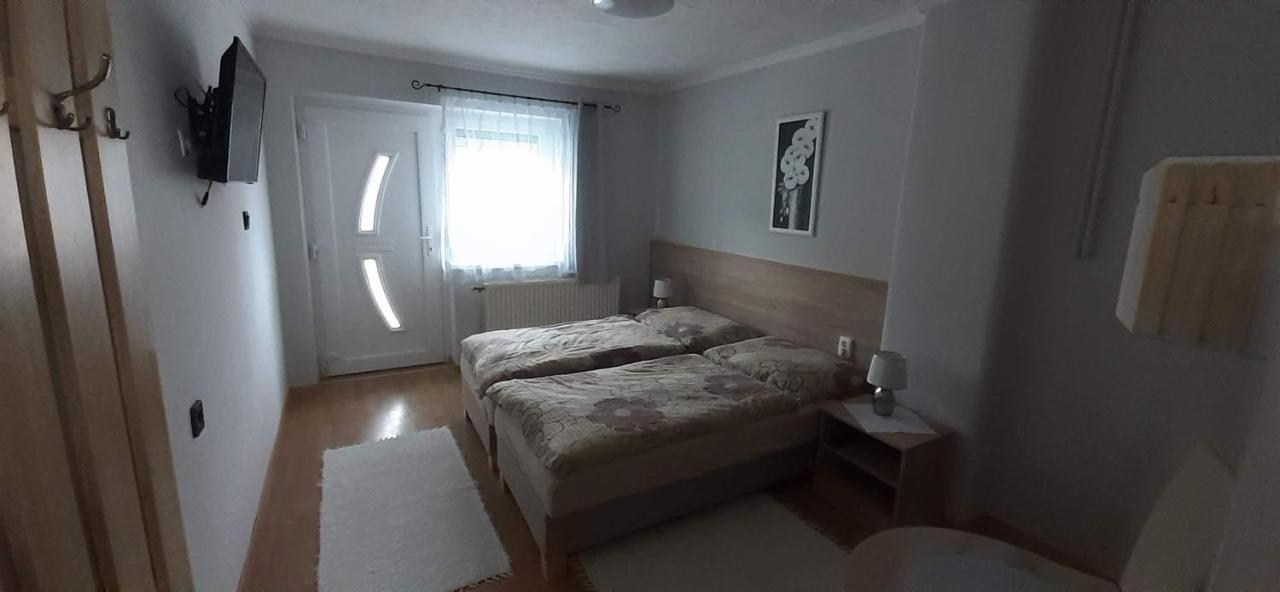 Hajnalka Vendeghaz Hotel Bük Buitenkant foto