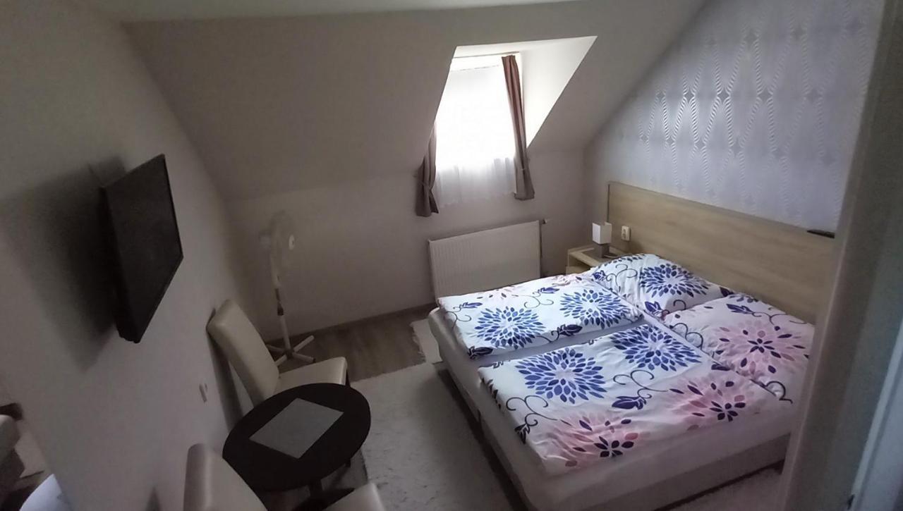 Hajnalka Vendeghaz Hotel Bük Buitenkant foto
