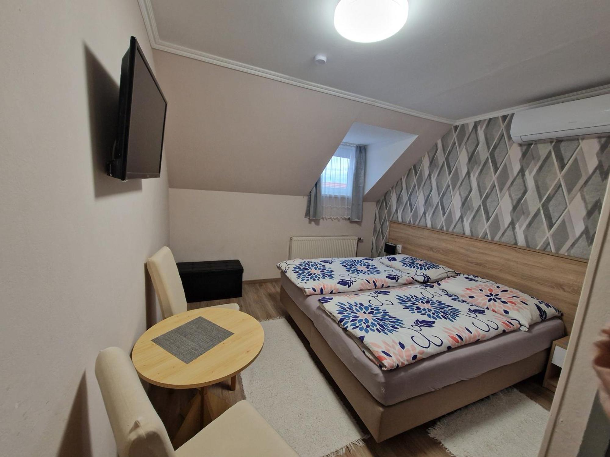 Hajnalka Vendeghaz Hotel Bük Buitenkant foto