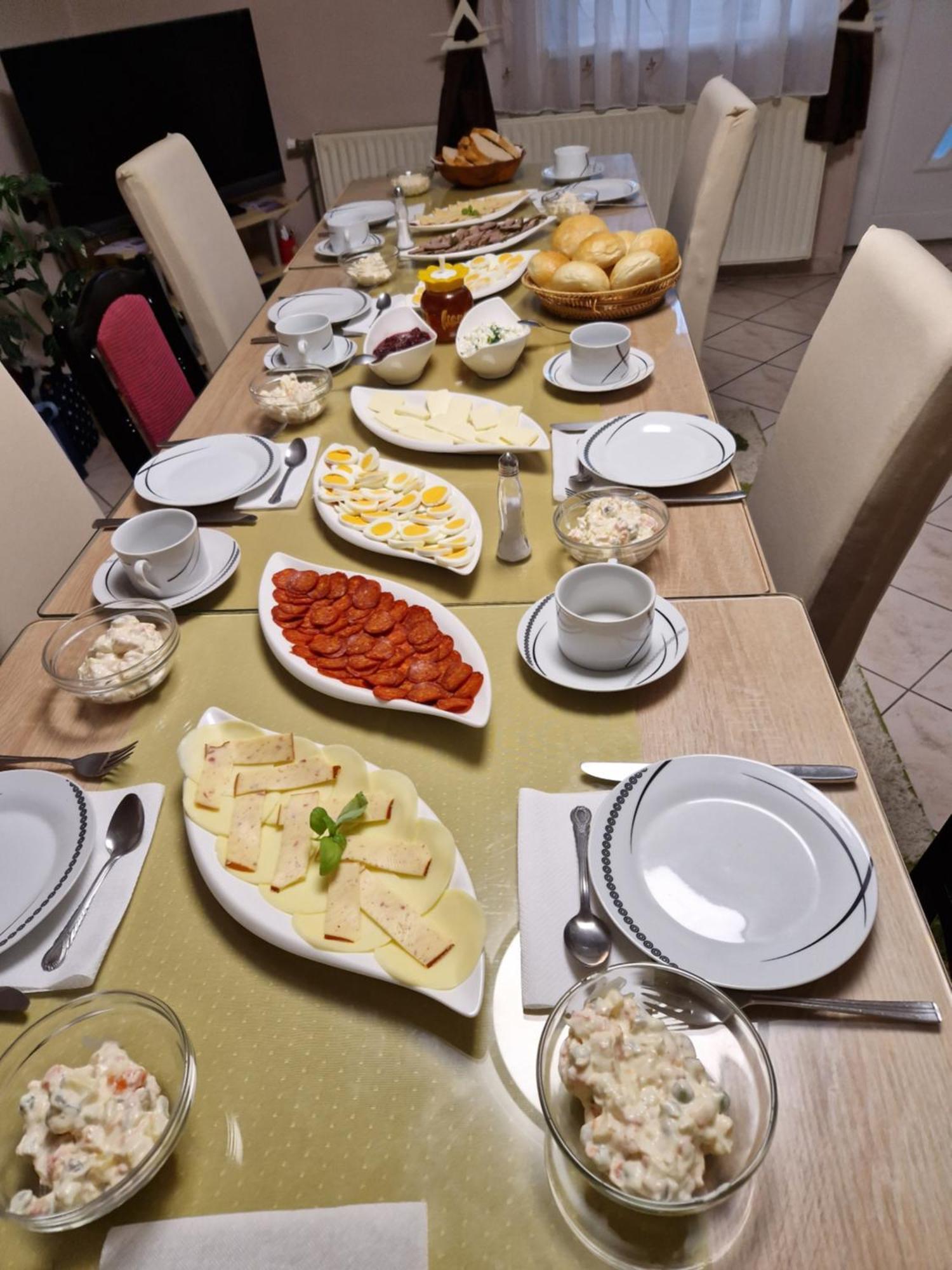 Hajnalka Vendeghaz Hotel Bük Buitenkant foto