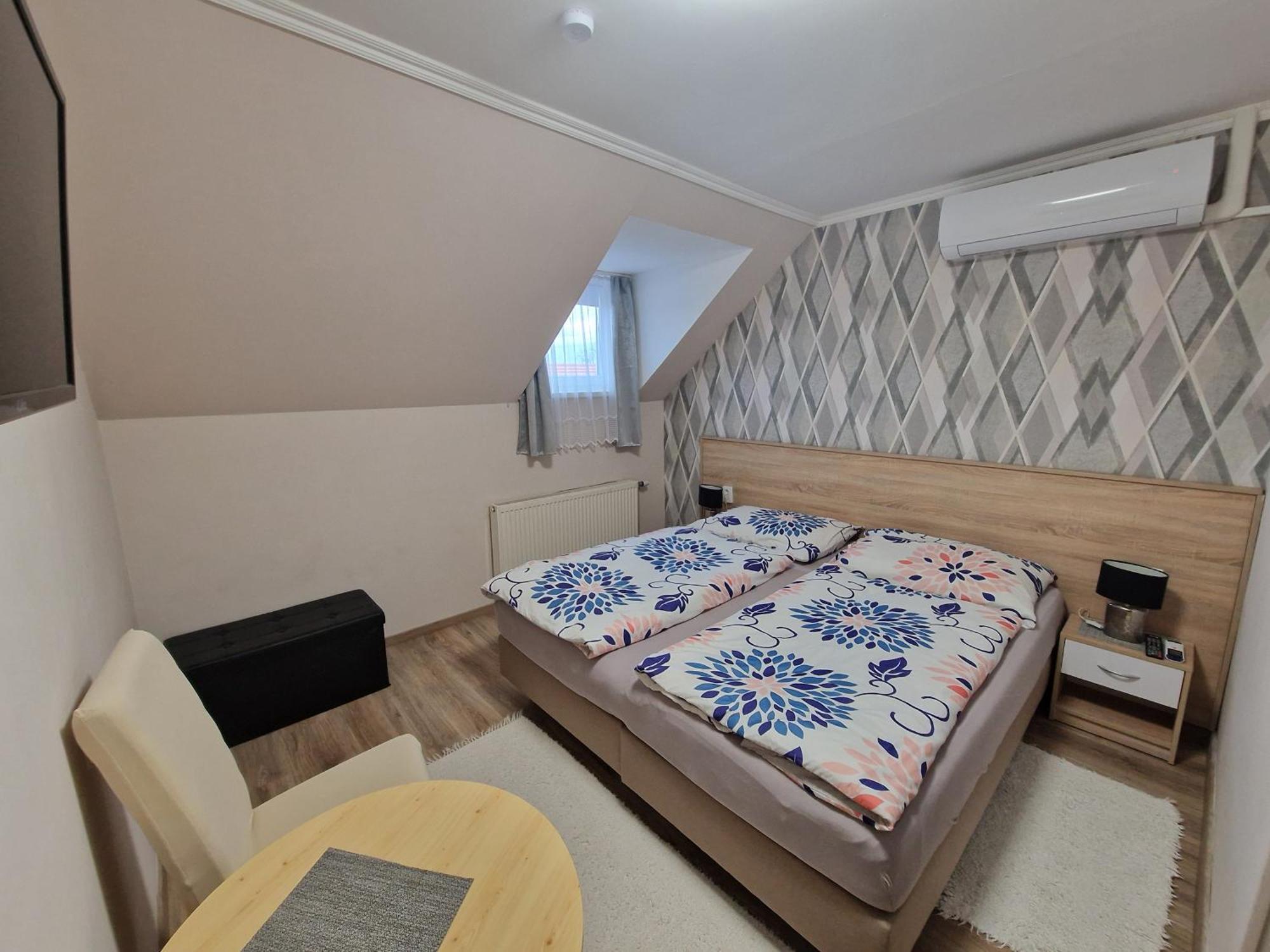 Hajnalka Vendeghaz Hotel Bük Buitenkant foto