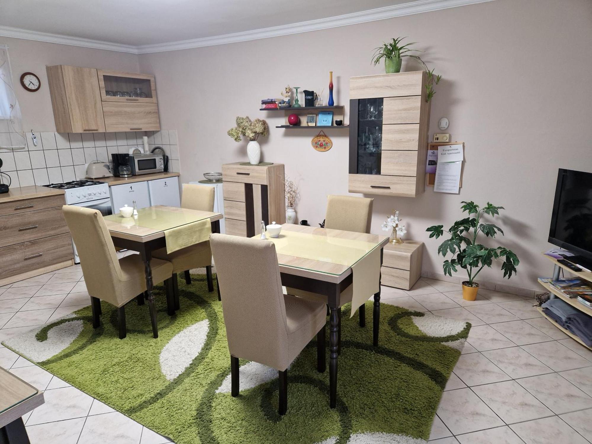 Hajnalka Vendeghaz Hotel Bük Buitenkant foto