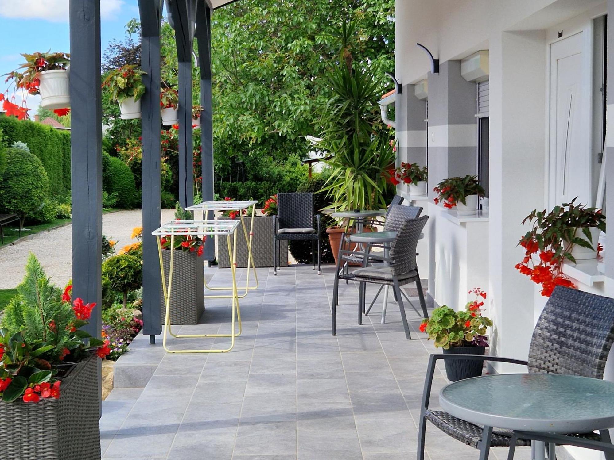 Hajnalka Vendeghaz Hotel Bük Buitenkant foto