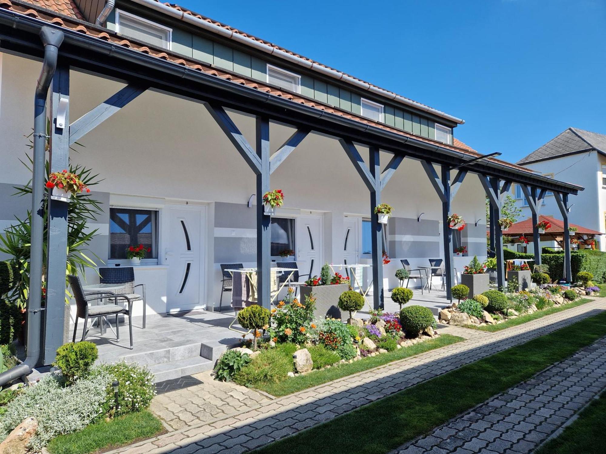 Hajnalka Vendeghaz Hotel Bük Buitenkant foto